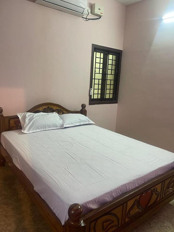 White Home Service Apartment 2Bhk Madurai Esterno foto